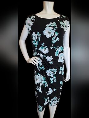 💛 60. Laura Plus Size 20 Floral Dress